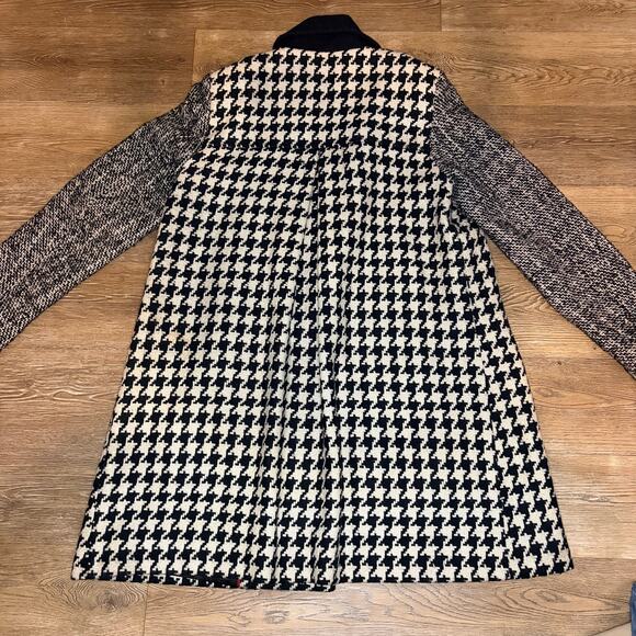 Express Women’s Houndstooth Coat - Size Medium - Picture 2 of 14